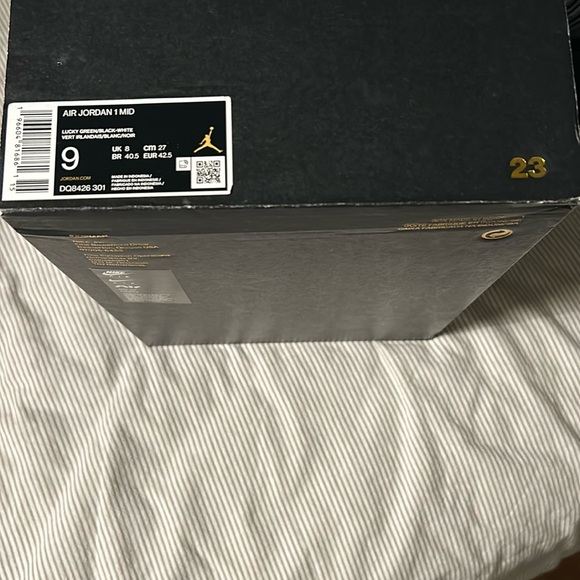 [DQ8426-301] Mens Air Jordan 1 MID 'LUCKY GREEN'
NWOT! - Picture 4 of 8